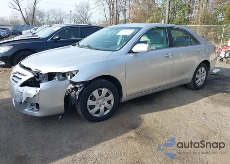 2010 Toyota Camry Le z USA, uszkodzony, nr VIN 4T1BF3EK9AU063073